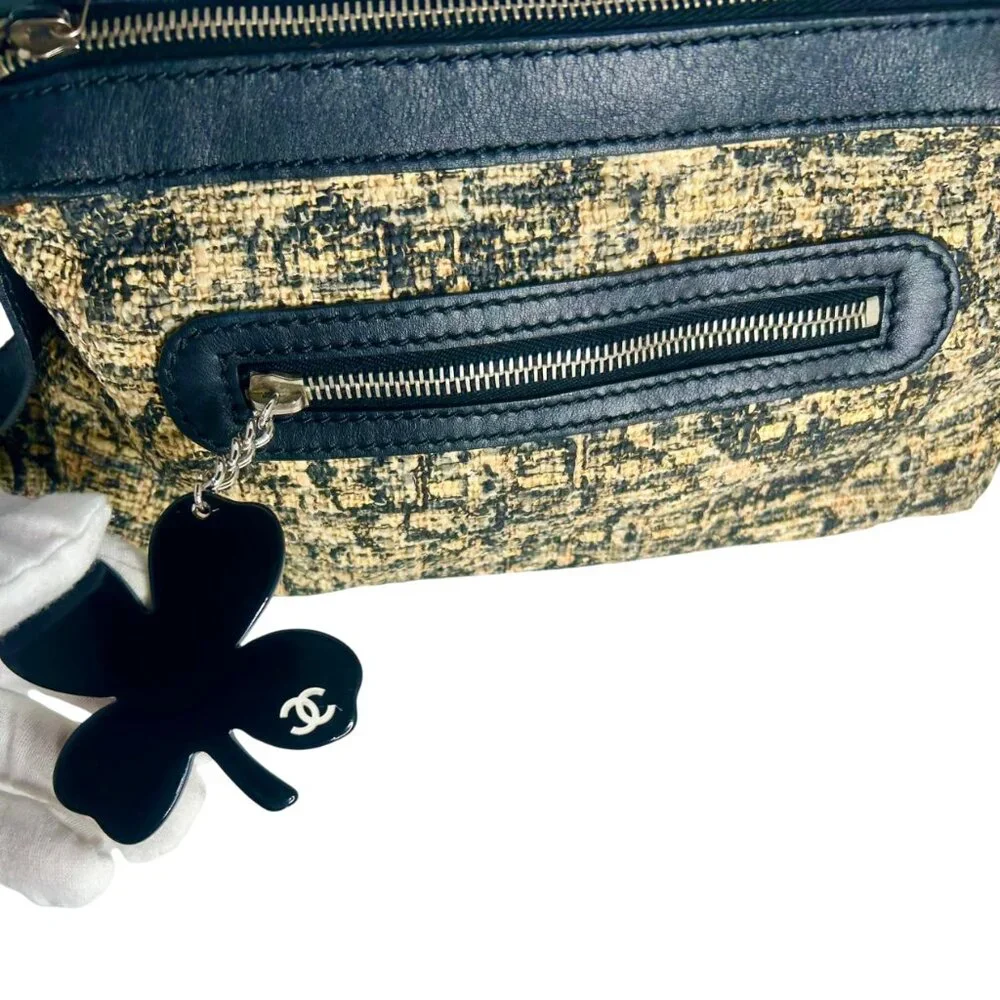 💎✨Authentic✨💎Chanel Coco Camellia Tweed Handbag Beige